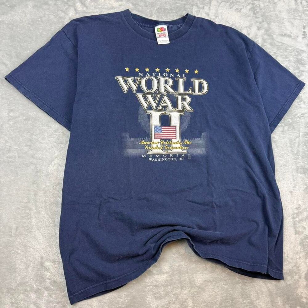 Fruit-of-the-loom Men's Navy and Blue T-shirt